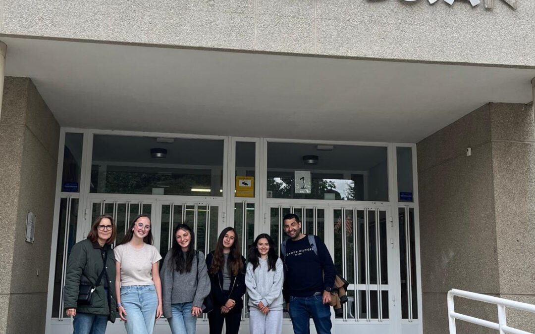 Catro estudantes francesas pasarán un mes no IES David Buján como parte dun proxecto de intercambio de longa duración