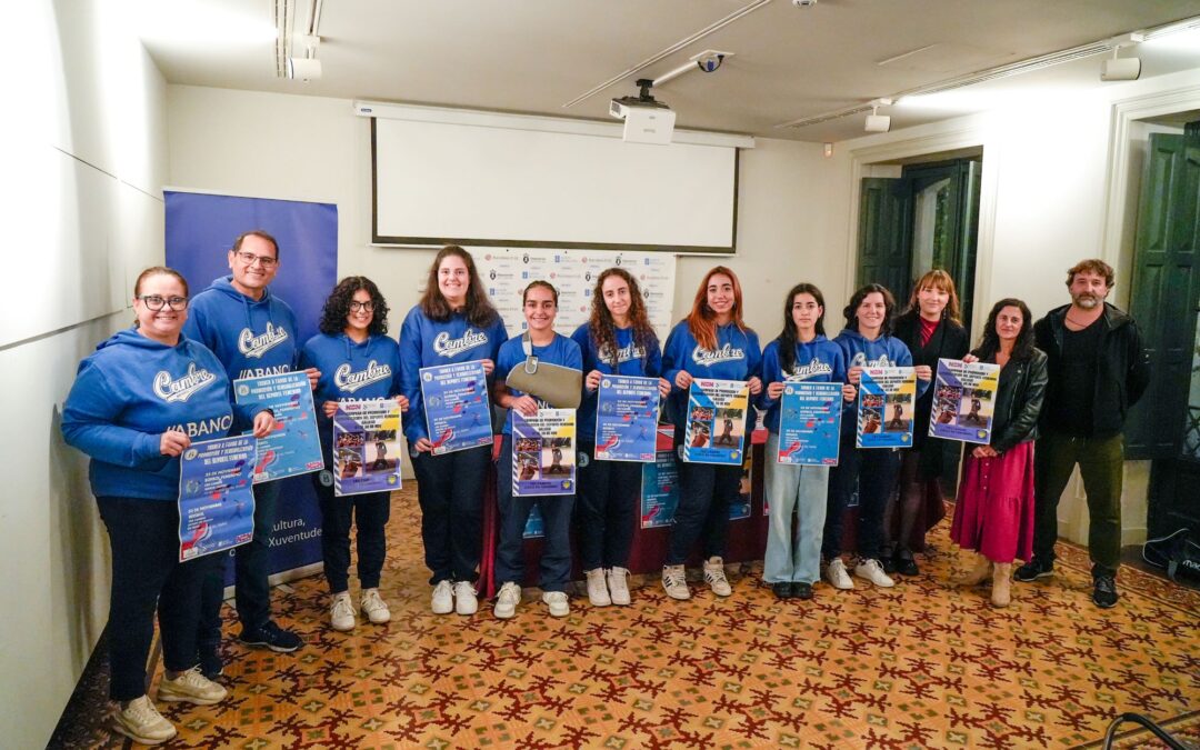 O Club Béisbol e Sófbol Cambre promoverá en novembro o deporte feminino galego con dous torneos e unha campaña en redes sociais